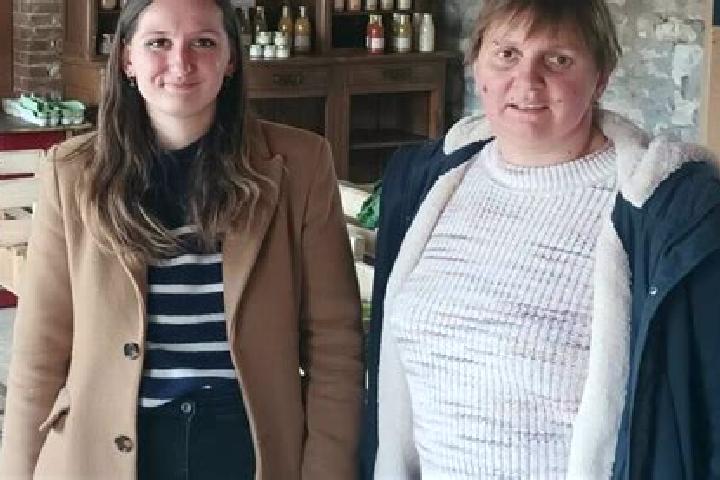 Aurora, 24 — Escort in Grainville-Langannerie, France