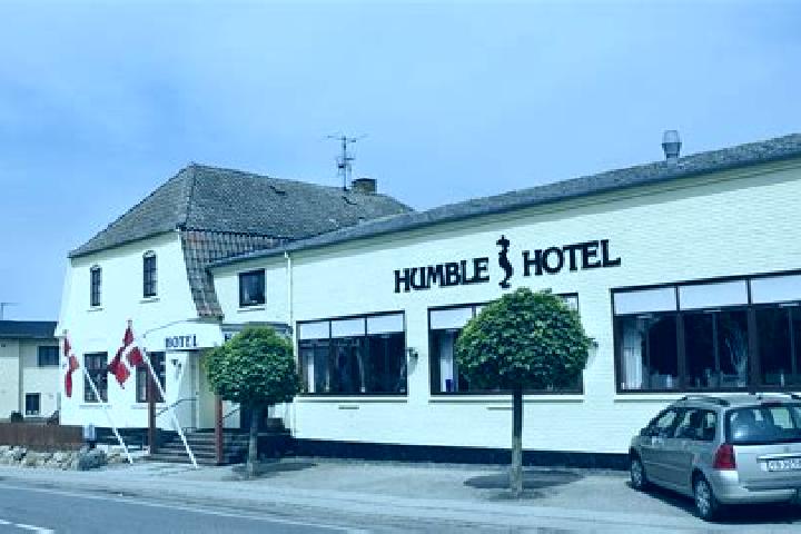 Aurora, 24 — Escort in Humble, Denmark