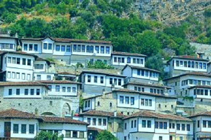 Aurora, 24 — Escort in Rerez, Albania