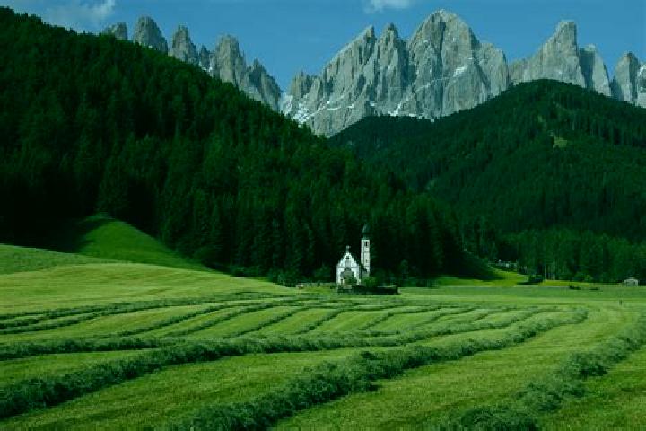 Aurora, 24 — Escort in San Pietro Val Lemina, Italy