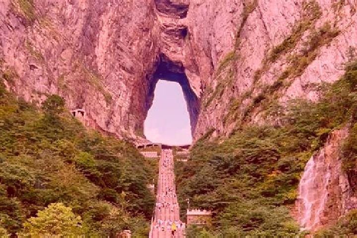 Aurora, 24 — Escort in Zhanjiaji, China