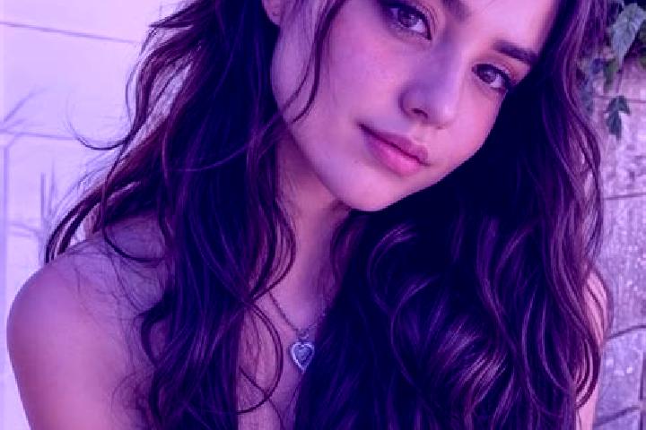 Aurora, 25, a auburn amber-eyed middle eastern companion based in St. Peter s. Offering 69, Erotic Massage, GFE. Available for incall and outcall, day and ev...