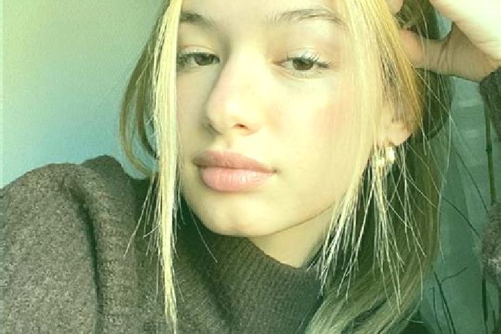 Aurora, 25, a blonde brown-eyed asian companion based in Auteuil. Offering OWO, Tantra, Roleplay, Couples. Available for incall and outcall, overnight bookin...