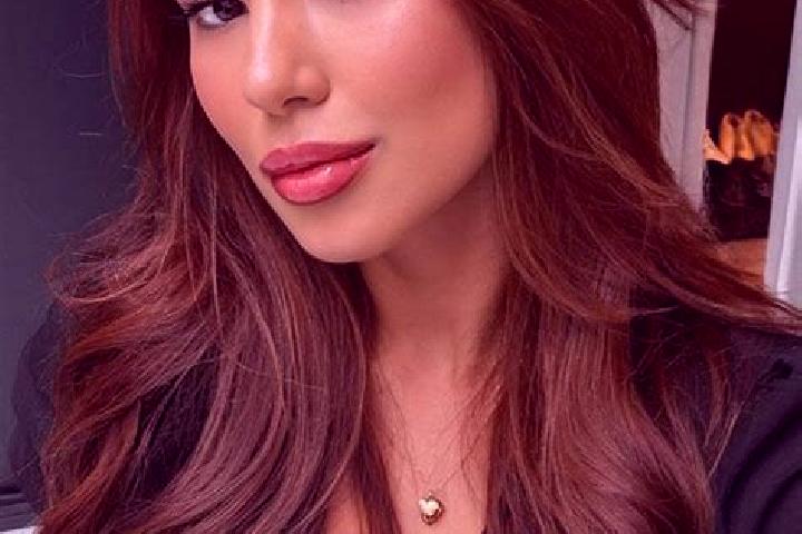 Aurora, 25, a chestnut brown-eyed latina companion based in Cublesu Somesan. Offering A-Level, Massage, Deep French Kissing, Girlfriend Experience, Roleplay....