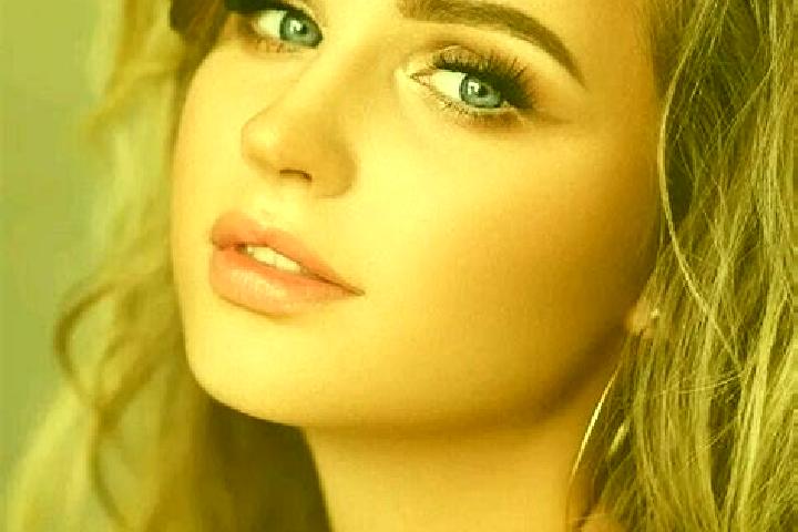 Aurora, 25, a dark blonde blue-eyed mediterranean companion based in Koenigsee. Offering Dinner Date, Party Girl, OWO, Tantra. Available for incall and outca...
