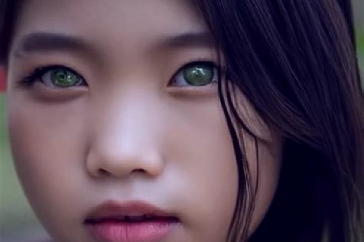 Aurora, 25, a red green-eyed asian companion based in Zaandijk. Offering Domination, OWO, Roleplay, BDSM. Available for incall and outcall, day and evening d...