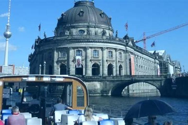 Aurora, 25 — Escort in Berlin, United States