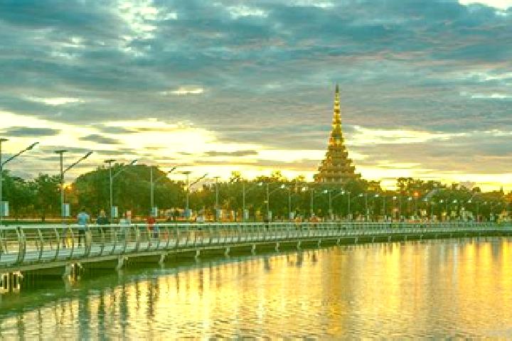 Aurora, 25 — Escort in Khaen Dong, Thailand