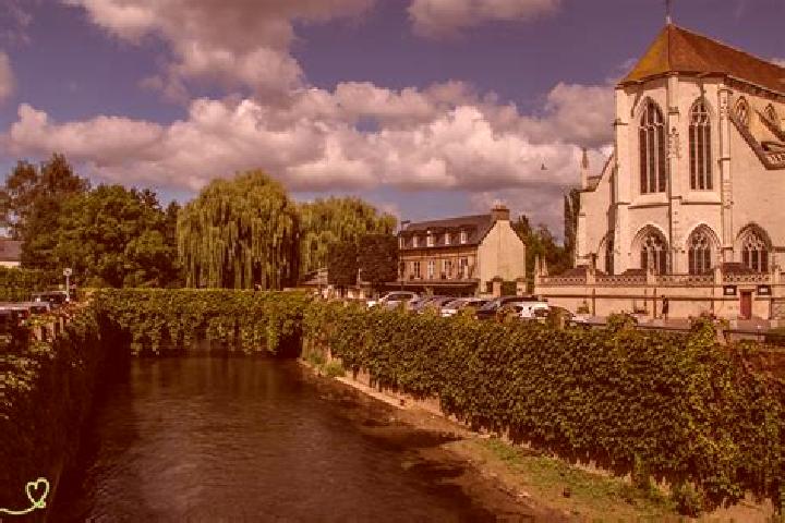 Aurora, 25 — Escort in Pont-Eveque, France