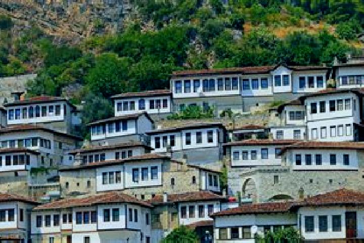 Aurora, 25 — Escort in Porocan, Albania