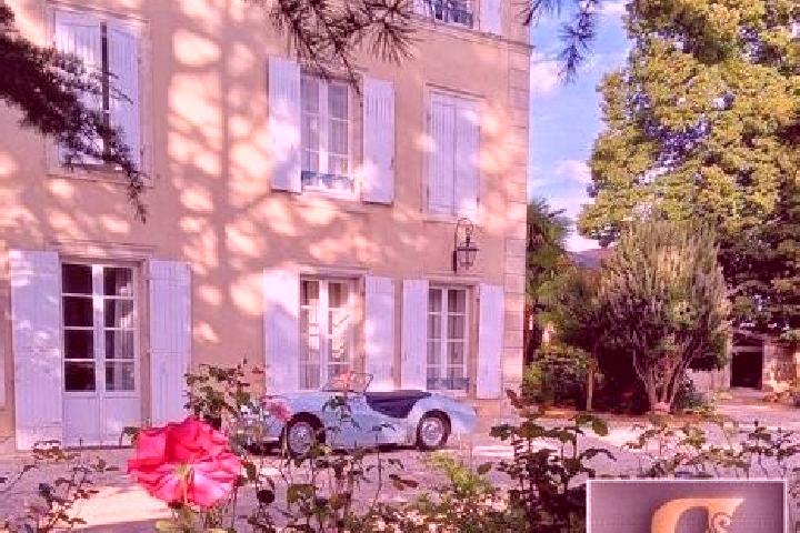 Aurora, 25 — Escort in Saivres, France