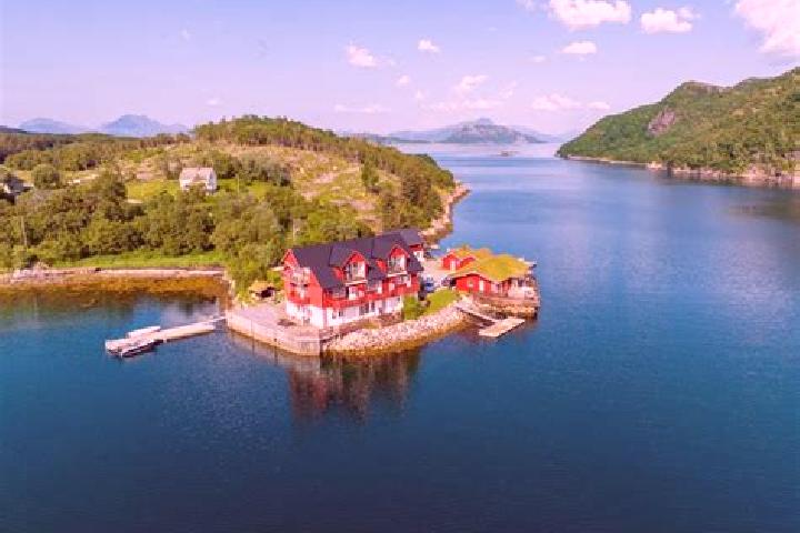 Aurora, 25 — Escort in Snaase, Norway