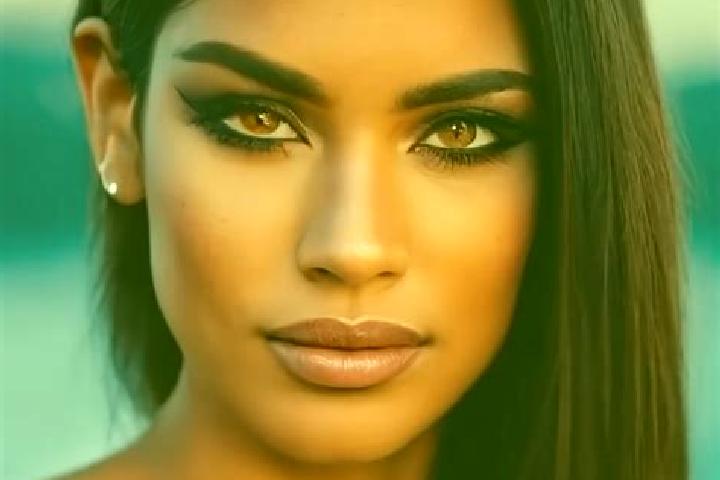 Aurora, 26, a black amber-eyed latina companion based in Dennheritz. Offering Erotic Massage, Massage, Dinner Date. Available for incall and outcall, day and...