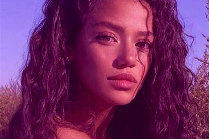 Aurora, 26, a black dark-eyed latina companion based in Herrstein. Offering Dinner Date, Overnight, A-Level, Party Girl, GFE. Available for incall and outcal...
