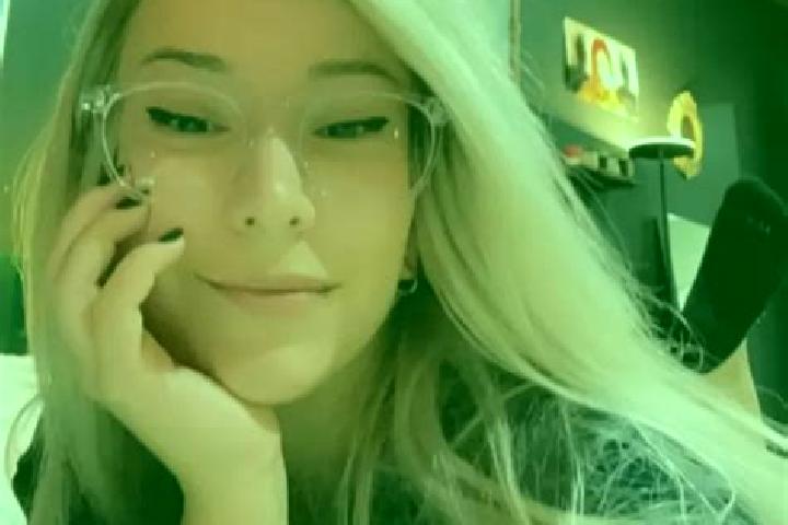Aurora, 26, a blonde amber-eyed asian companion based in Port Saint Joe. Offering Dinner Date, CIM, OWO. Available for incall and outcall, day and evening da...