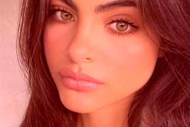 Aurora, 26, a brunette green-eyed european companion based in Sermonde. Offering 69, Striptease, Fetish, Domination. Available for incall and outcall, day an...