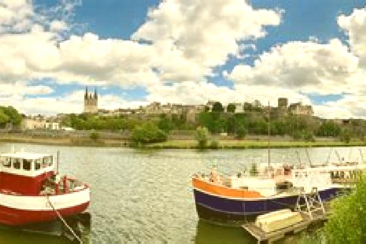 Aurora, 26 — Escort in Chateaurenard, France
