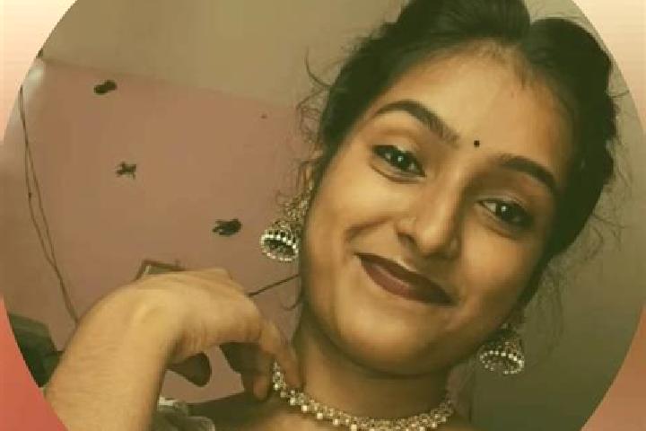 Aurora, 26 — Escort in Kurumathur, India