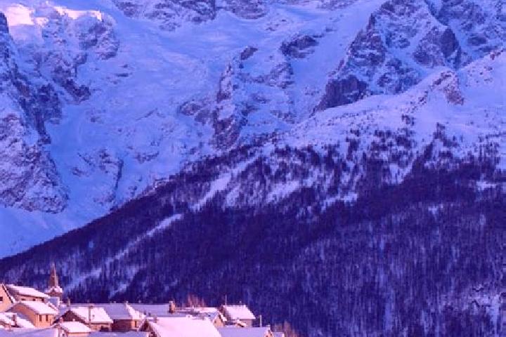 Aurora, 26 — Escort in La Penne-sur-Huveaune, France
