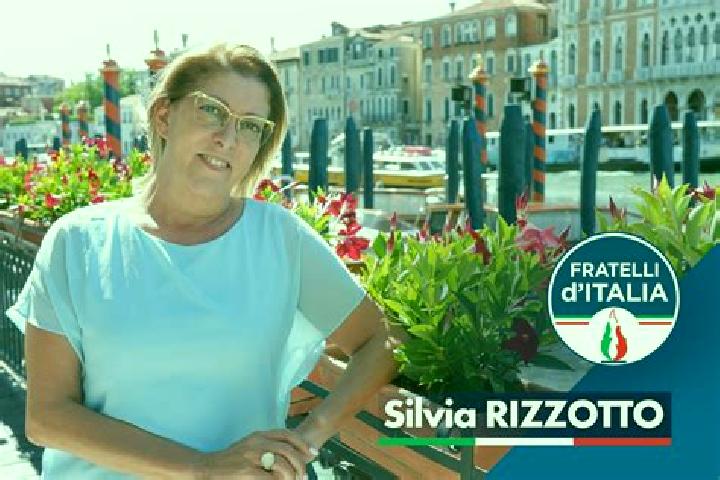 Aurora, 26 — Escort in San Zenone, Italy