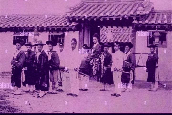 Aurora, 26 — Escort in Yangban, China
