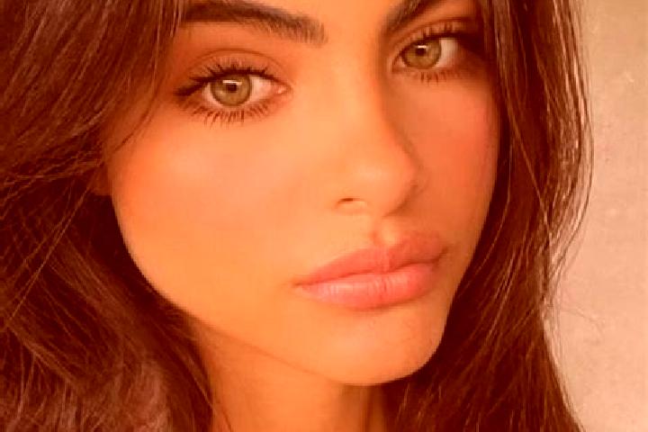 Aurora, 27, a black hazel-eyed european companion based in El Fraile. Offering Tantra, Erotic Massage, Party Girl, Prostate Massage, Travel Companion. Availa...