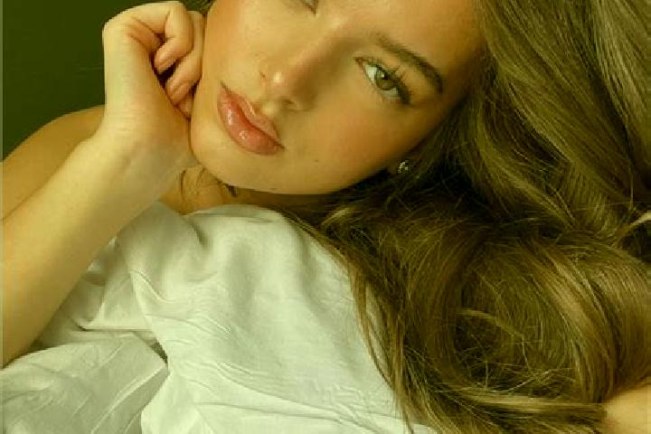 Aurora, 27, a brunette hazel-eyed caribbean companion based in Bereni. Offering Erotic Massage, Domination, Dinner Date. Available for incall and outcall, ov...