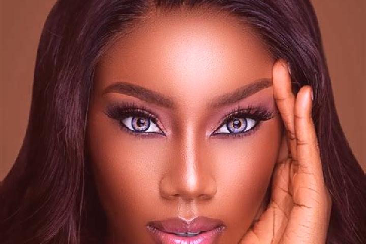 Aurora, 27, a red blue-eyed ebony companion based in West Moonah. Offering Overnight, Duos, Tantra, Roleplay. Available for incall and outcall, overnight boo...