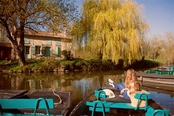 Aurora, 27 — Escort in Boisme, France