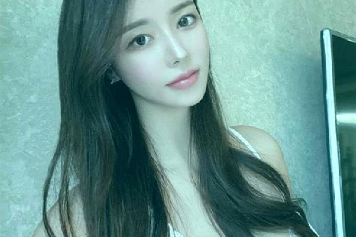 Aurora, 27 — Escort in Dianfang, China