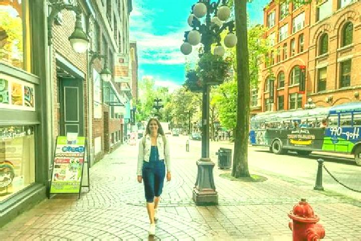 Aurora, 27 — Escort in Gastown, Canada