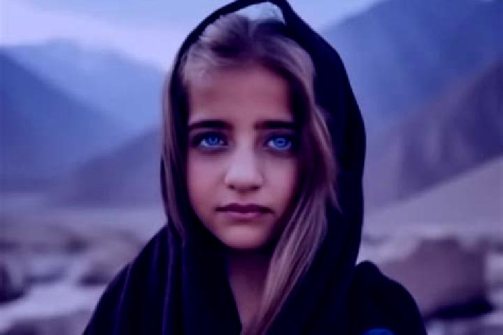 Aurora, 28, a blonde grey-eyed middle eastern companion based in Chak One Hundred -Nine Left. Offering Girlfriend Experience, Tantra, Party Girl. Available f...