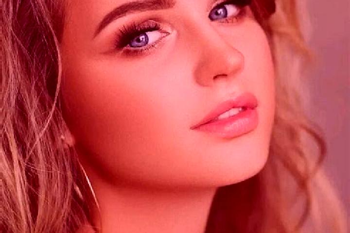 Aurora, 28, a dark blonde blue-eyed ebony companion based in Lemannville. Offering Couples, Overnight, Striptease, 69. Available for incall and outcall, day ...