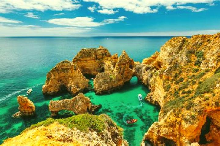 Aurora, 28 — Escort in Cruz, Portugal