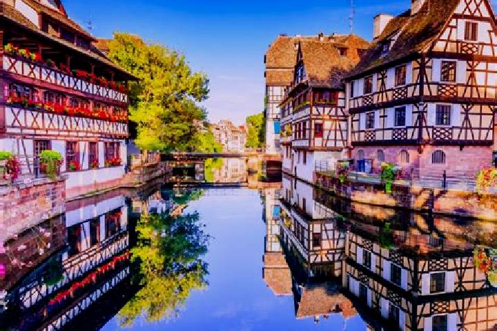 Aurora, 28 — Escort in Hœnheim, France