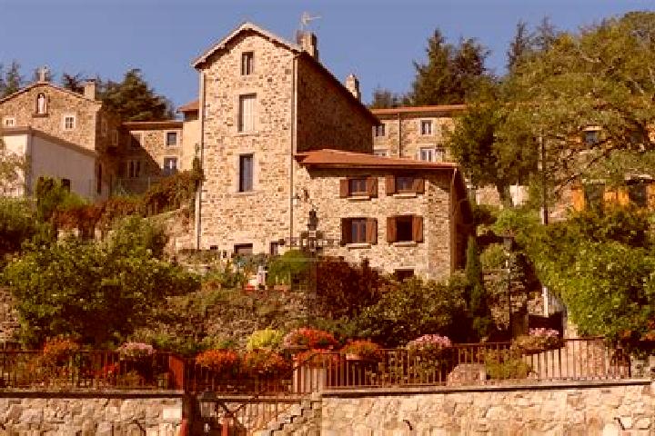 Aurora, 28 — Escort in La Valla-en-Gier, France