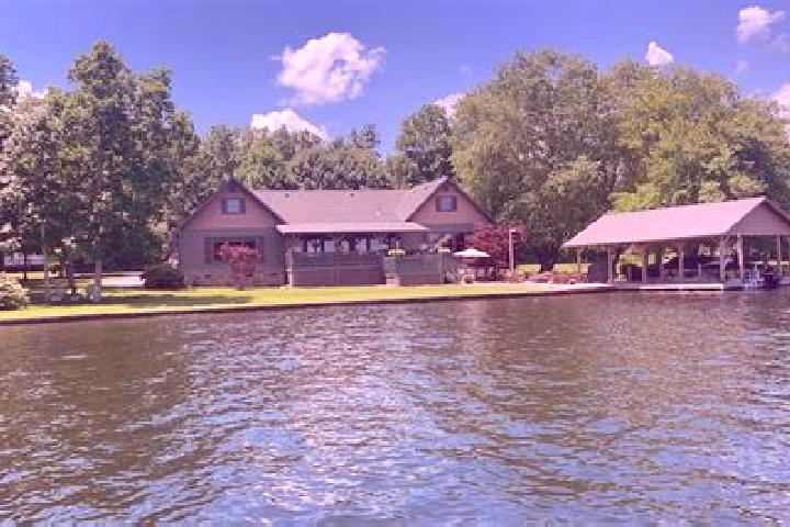 Aurora, 28 — Escort in Lake Tansi, United States