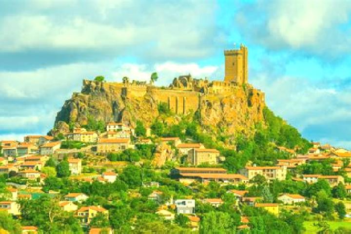 Aurora, 28 — Escort in Polignac, France