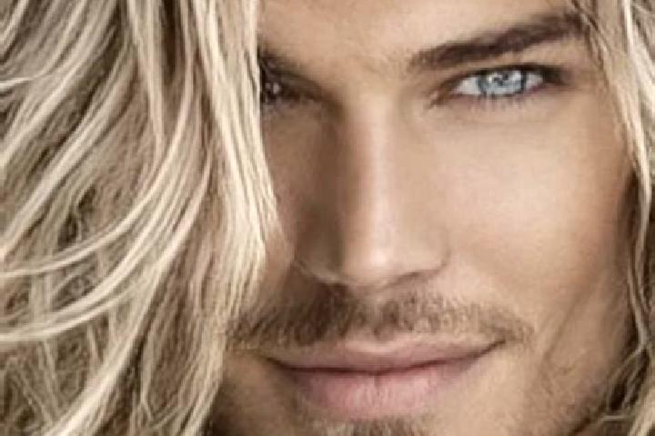 Aurora, 29, a blonde grey-eyed caucasian companion based in Gayaman. Offering Tantra, Travel Companion, GFE, Deep French Kissing. Available for incall and ou...