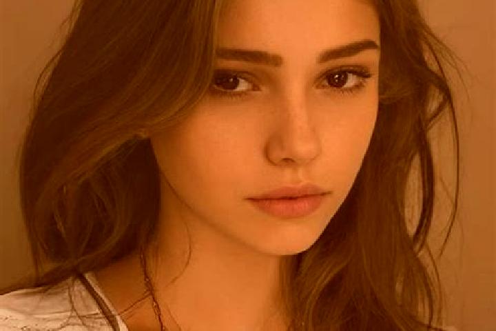 Aurora, 29, a brunette grey-eyed slavic companion based in El Embarcadero. Offering BDSM, OWO, Striptease. Available for incall and outcall, overnight bookin...