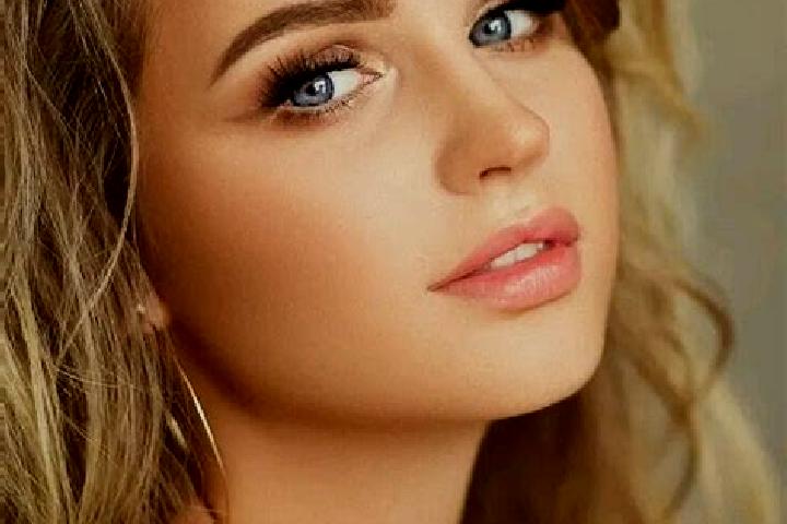 Aurora, 29, a dark blonde blue-eyed ebony companion based in Rorvik. Offering Overnight, A-Level, Fetish. Available for incall and outcall, day and evening d...