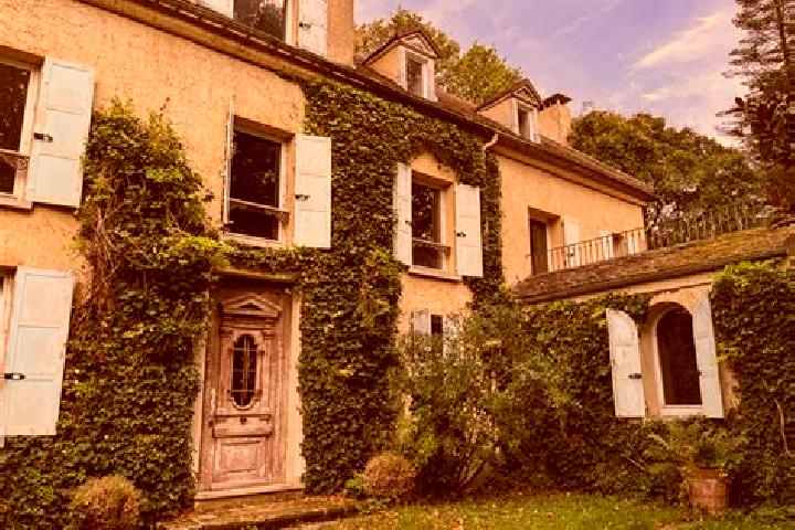 Aurora, 29 — Escort in Chatenay-sur-Seine, France