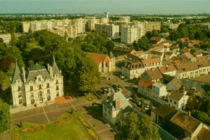 Aurora, 29 — Escort in Chilly-Mazarin, France