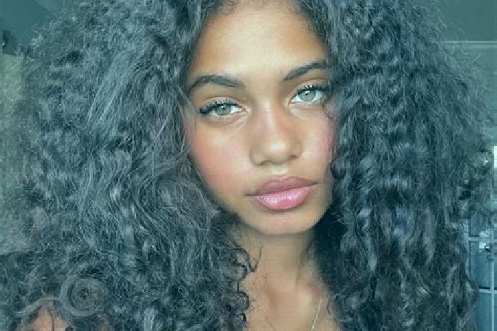 Aurora, 30, a black grey-eyed ebony companion based in Cista Mlaka. Offering Erotic Massage, Party Girl, 69. Available for incall and outcall, day and evenin...