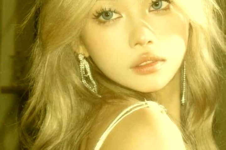 Aurora, 30, a blonde brown-eyed asian companion based in San Juan Ocotepec. Offering Tantra, Couples. Available for incall and outcall, day and evening dates.