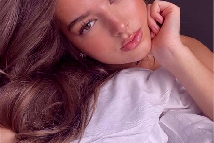 Aurora, 30, a brunette hazel-eyed asian companion based in Dammarie-les-Lys. Offering Couples, Striptease, OWO. Available for incall and outcall, overnight b...