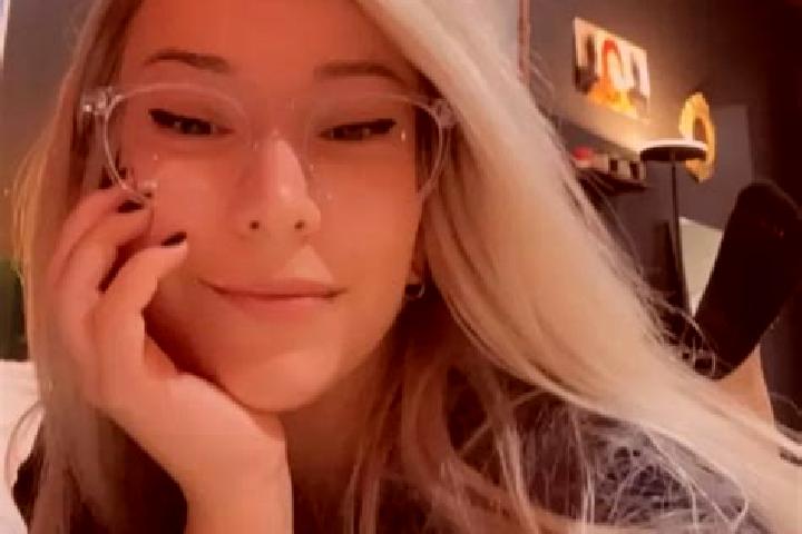 Aurora, 30, a platinum blonde dark-eyed caucasian companion based in San Ciro de Acosta. Offering Massage, Overnight, A-Level, Dinner Date, Prostate Massage....