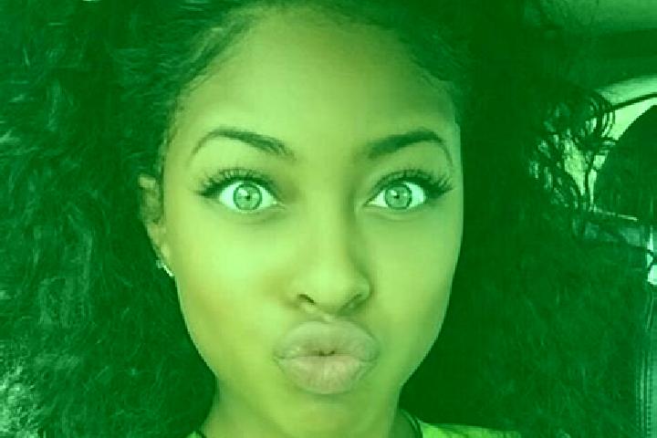 Aurora, 30, a red green-eyed ebony companion based in Valdelinares. Offering GFE, Fetish, Overnight, Erotic Massage. Available for incall and outcall, overni...