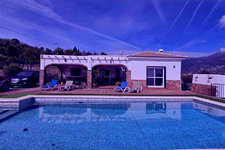 Aurora, 30 — Escort in Alcaucin, Spain