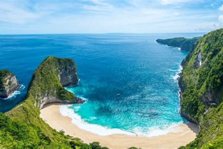 Aurora, 30 — Escort in Cisarap, Indonesia